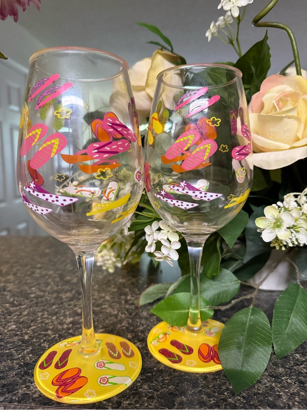 Set of 2 Lolita Flip-Flops Hand painted 15oz Wine Glasses Beach Summer Resort